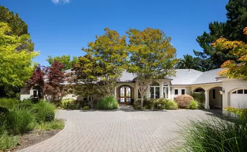 26990 Taaffe Rd, Los Altos Hills, CA 94022