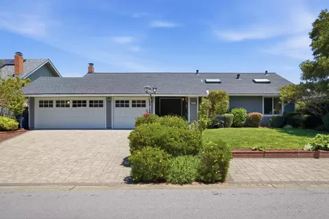 2021 Bordeaux Ln, Half Moon Bay, CA 94019