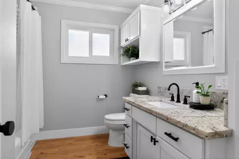 Bath - 1212 Sycamore Ave, Modesto, CA 95350 photo 1 of 2