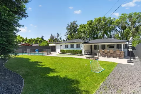 Exterior - 1212 Sycamore Ave, Modesto, CA 95350 photo 4 of 13