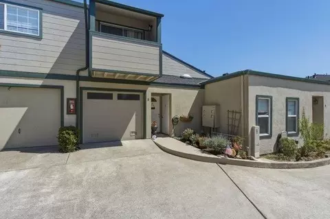 189 San Pablo Ct 8, Marina, CA 93933