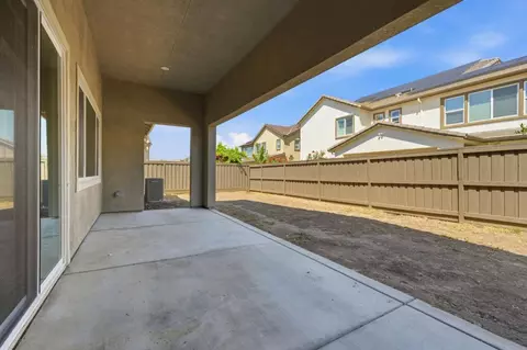 Exterior - 4616 Ian Ln, Tracy, CA 95377 photo 4 of 7