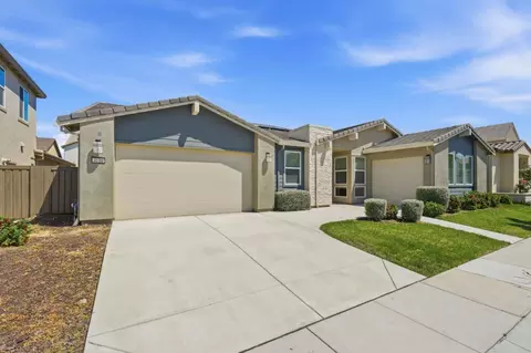 Exterior - 4616 Ian Ln, Tracy, CA 95377 photo 2 of 7