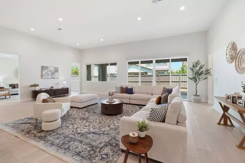 Living - 4616 Ian Ln, Tracy, CA 95377 photo 1 of 2