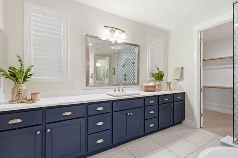 Bath - 4616 Ian Ln, Tracy, CA 95377 photo 4 of 9