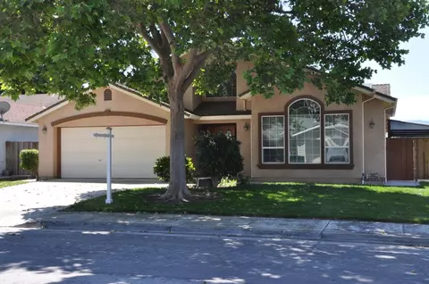 541 Leisure Ct, Hollister, CA 95023