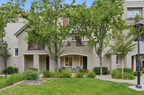 2092 Sheffield Dr, San Jose, CA 95131
