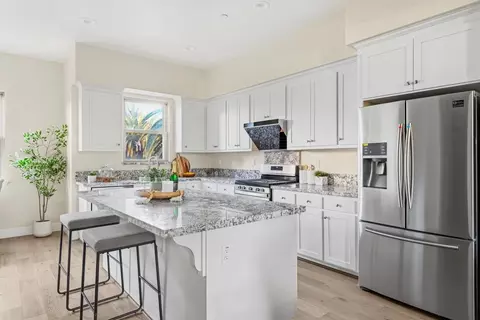 Kitchen - 2065 San Luis Ave, Mountain View, CA 94043 photo 1 of 4