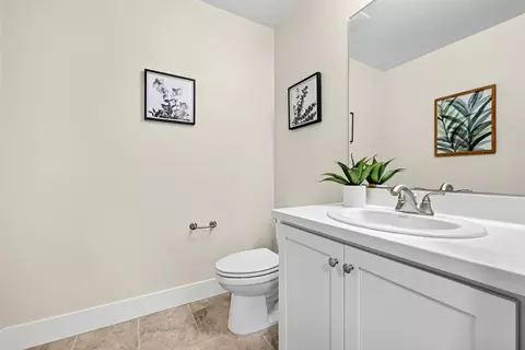 Bath - 2065 San Luis Ave, Mountain View, CA 94043 photo 1 of 4