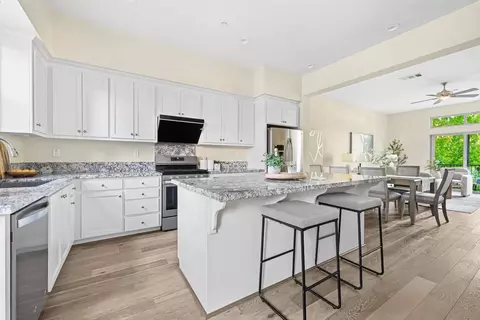 Kitchen - 2065 San Luis Ave, Mountain View, CA 94043 photo 4 of 4