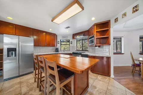 Kitchen - 19862 Paso Robles Ave, Redding, CA 96003 photo 1 of 3