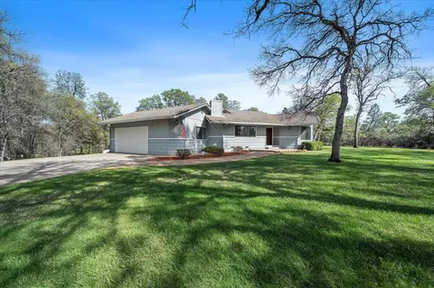 Exterior - 19862 Paso Robles Ave, Redding, CA 96003 photo 3 of 18
