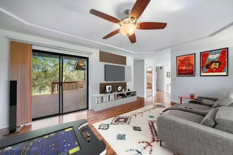 Living - 19862 Paso Robles Ave, Redding, CA 96003 photo 4 of 8