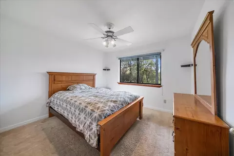 Bedroom - 19862 Paso Robles Ave, Redding, CA 96003 photo 5 of 7