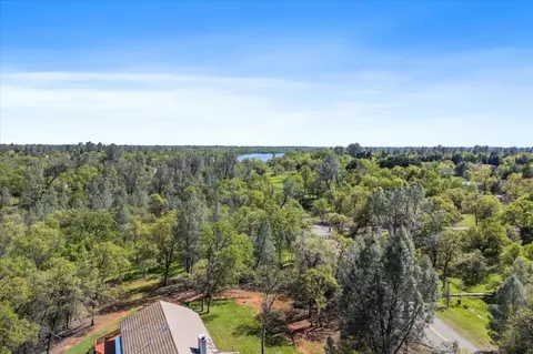 View/Area - 19862 Paso Robles Ave, Redding, CA 96003 photo 3 of 5