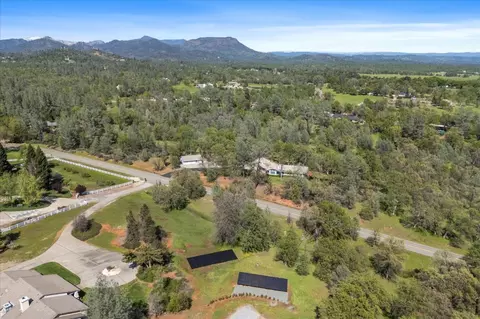 View/Area - 19862 Paso Robles Ave, Redding, CA 96003 photo 4 of 5