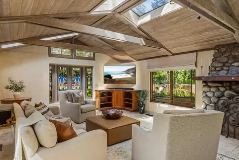 Living - 0 SW Santa Rita 4 Sw Of Ocean St, Carmel, CA 93923 photo 1 of 2