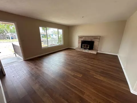 Living - 14 Madonna Dr, Salinas, CA 93906 photo 1 of 4