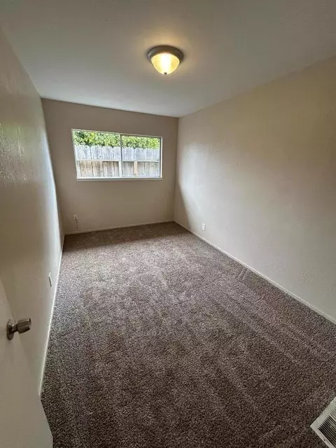Bedroom - 14 Madonna Dr, Salinas, CA 93906 photo 4 of 6