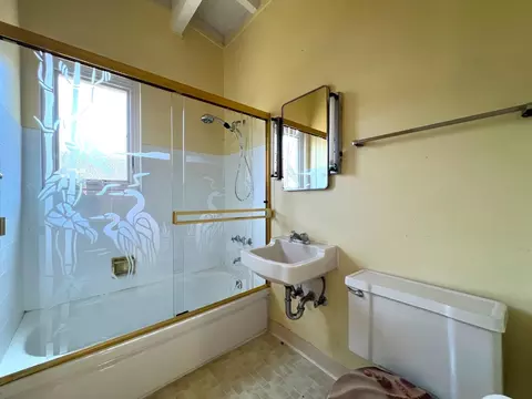 Bath - 183 Thompson Sq, Mountain View, CA 94043 photo 2 of 2