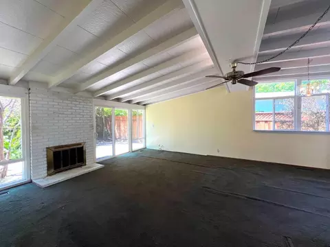 Living - 183 Thompson Sq, Mountain View, CA 94043 photo 2 of 6