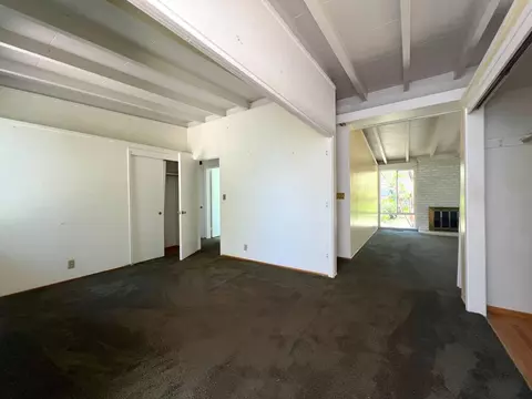 Living - 183 Thompson Sq, Mountain View, CA 94043 photo 6 of 6