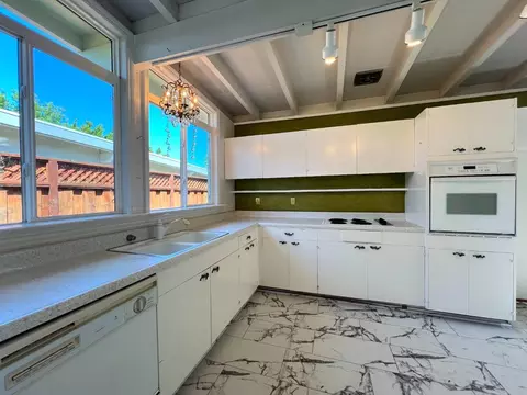 Kitchen - 183 Thompson Sq, Mountain View, CA 94043 photo 3 of 3