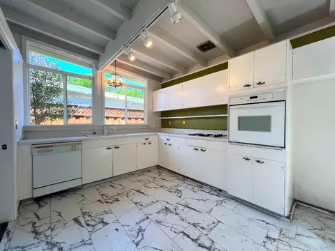 Kitchen - 183 Thompson Sq, Mountain View, CA 94043 photo 1 of 3