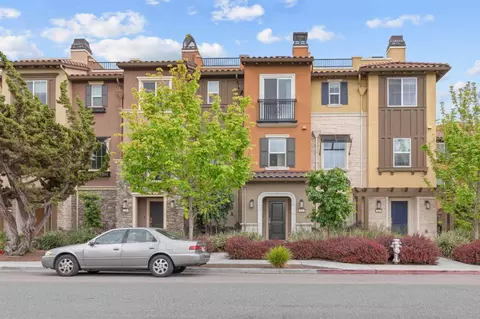 541 Walker Dr, Mountain View, CA 94043