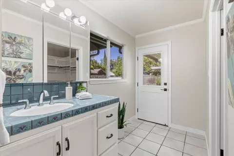 Bath - 204 Hardy Ave, Campbell, CA 95008 photo 1 of 3