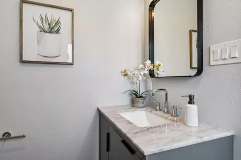 Bath - 6467 Mirabeau Dr, Newark, CA 94560 photo 3 of 4