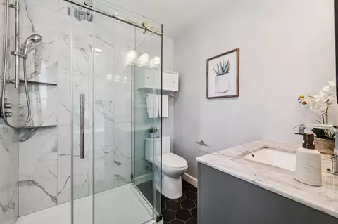 Bath - 6467 Mirabeau Dr, Newark, CA 94560 photo 2 of 4