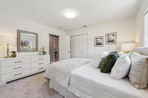 Bedroom - 6467 Mirabeau Dr, Newark, CA 94560 photo 2 of 3