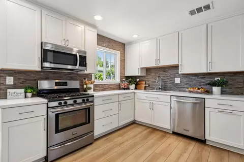 Kitchen - 6467 Mirabeau Dr, Newark, CA 94560 photo 3 of 5