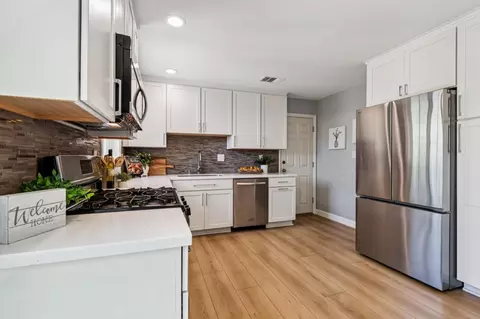 Kitchen - 6467 Mirabeau Dr, Newark, CA 94560 photo 2 of 5