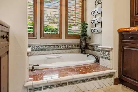 Bath - 312 Pasadera Ct, Monterey, CA 93940 photo 2 of 5