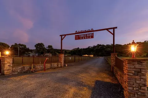 19963 Hale Ave, Morgan Hill, CA 95037