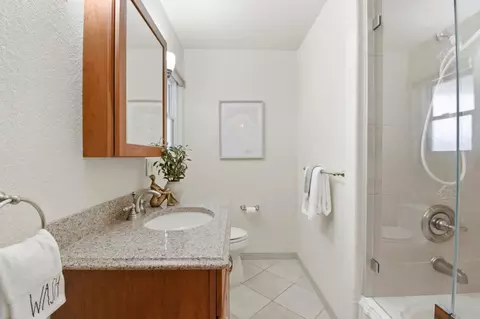 Bath - 416 Camden Rd, Alameda, CA 94501 photo 2 of 5