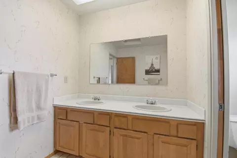 Bath - 416 Camden Rd, Alameda, CA 94501 photo 5 of 5