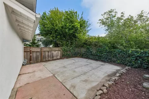 Exterior - 898 Standish Rd, Pacifica, CA 94044 photo 10 of 14