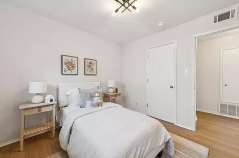 Bedroom - 898 Standish Rd, Pacifica, CA 94044 photo 4 of 6