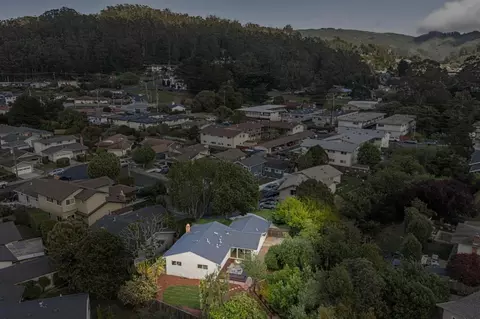 View/Area - 898 Standish Rd, Pacifica, CA 94044 photo 2 of 6