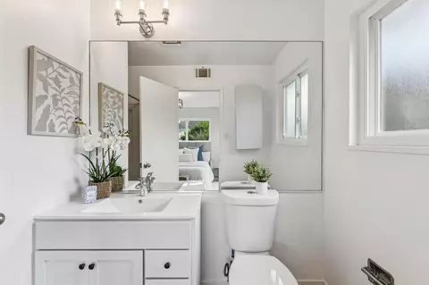 Bath - 898 Standish Rd, Pacifica, CA 94044 photo 1 of 3