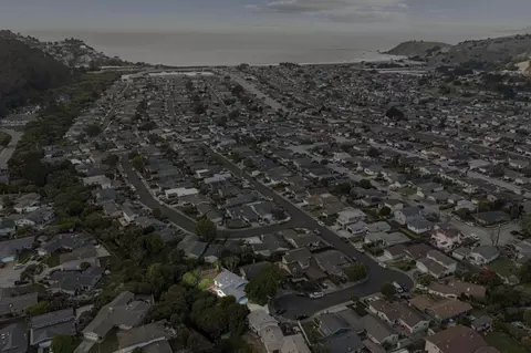 View/Area - 898 Standish Rd, Pacifica, CA 94044 photo 5 of 6