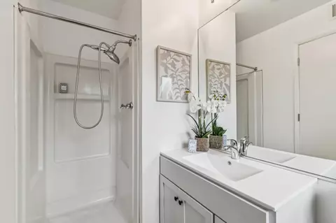 Bath - 898 Standish Rd, Pacifica, CA 94044 photo 2 of 3