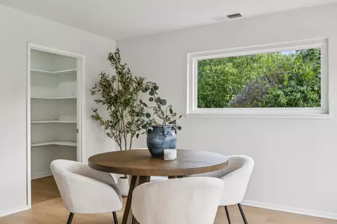 Dining - 898 Standish Rd, Pacifica, CA 94044 photo 1 of 4
