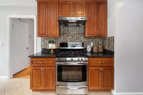 Kitchen - 930 Glenview Dr, San Bruno, CA 94066 photo 3 of 7