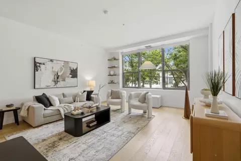 1001 46th St 212, Emeryville, CA 94608