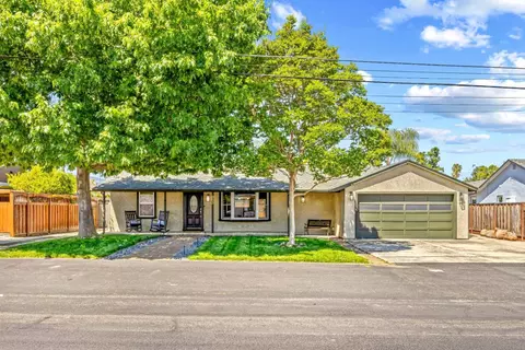953 Kenneth Ave, Campbell, CA 95008