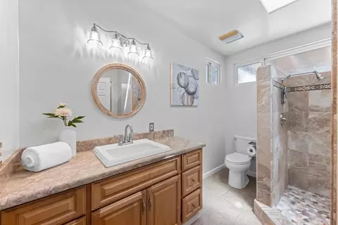 Bath - 953 Kenneth Ave, Campbell, CA 95008 photo 2 of 3